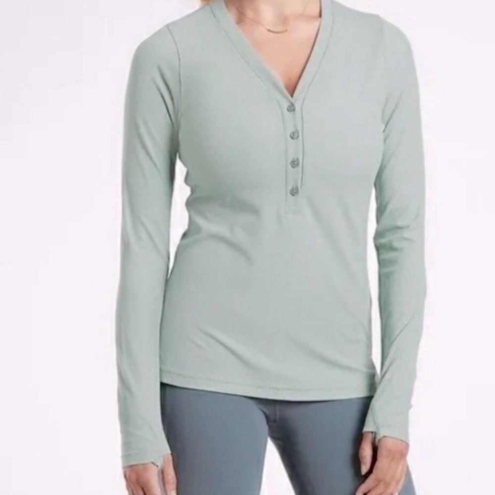 Athleta Uptempo Ribbed Henley Top Sage Green Long Sleeve‎ Thumbhole Size L